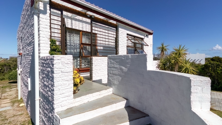 4 Bedroom Property for Sale in Pearly Beach Western Cape